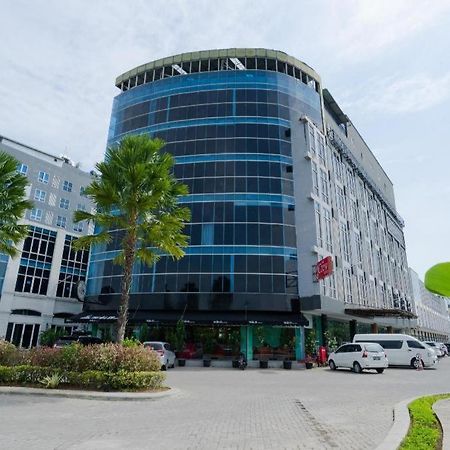 The Crew Hotel Kualanamu International Airport Medan Luaran gambar