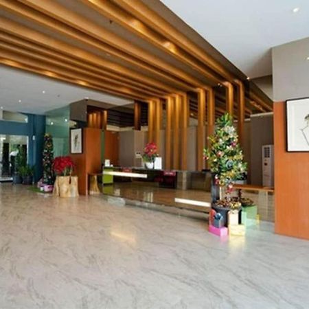 The Crew Hotel Kualanamu International Airport Medan Luaran gambar