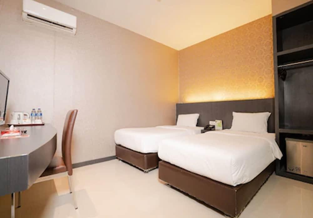 The Crew Hotel Kualanamu International Airport Medan Luaran gambar