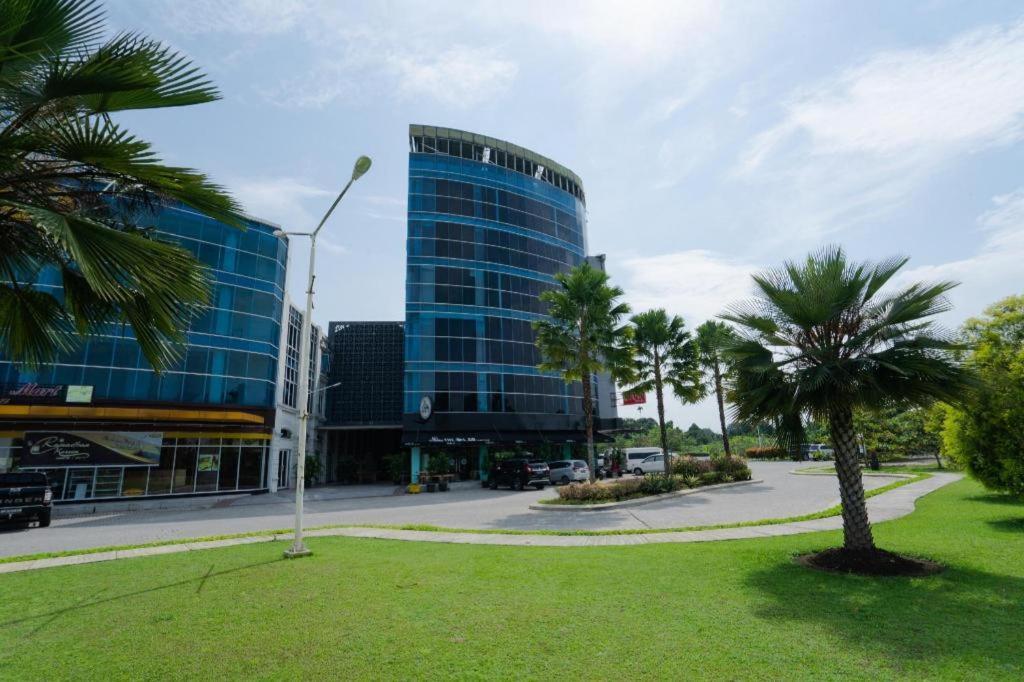 The Crew Hotel Kualanamu International Airport Medan Luaran gambar