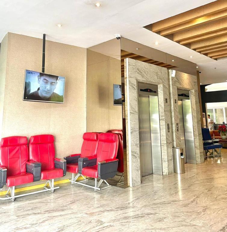 The Crew Hotel Kualanamu International Airport Medan Luaran gambar