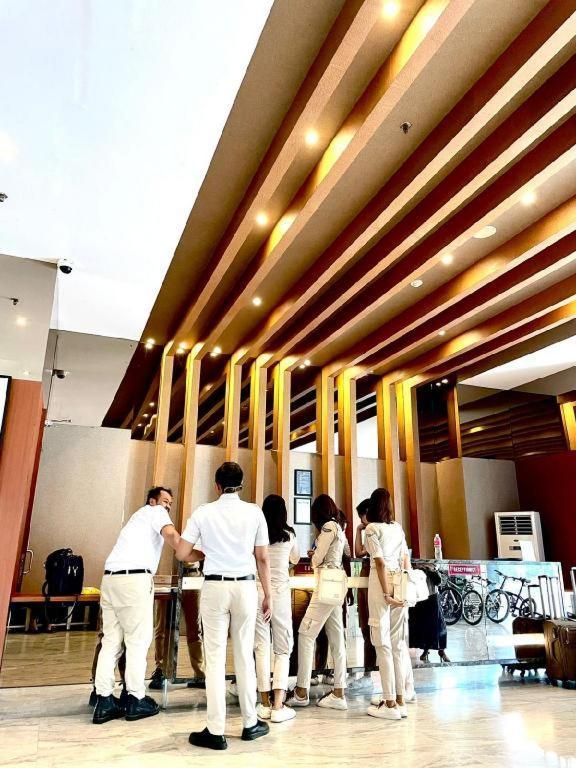 The Crew Hotel Kualanamu International Airport Medan Luaran gambar