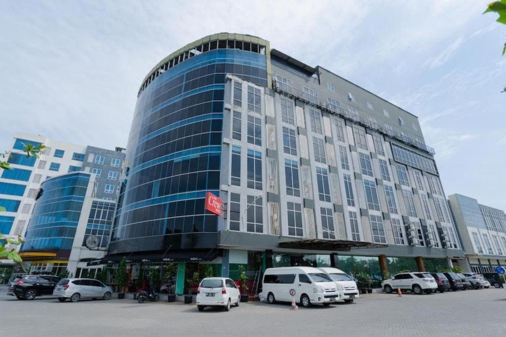 The Crew Hotel Kualanamu International Airport Medan Luaran gambar