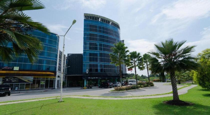 The Crew Hotel Kualanamu International Airport Medan Luaran gambar